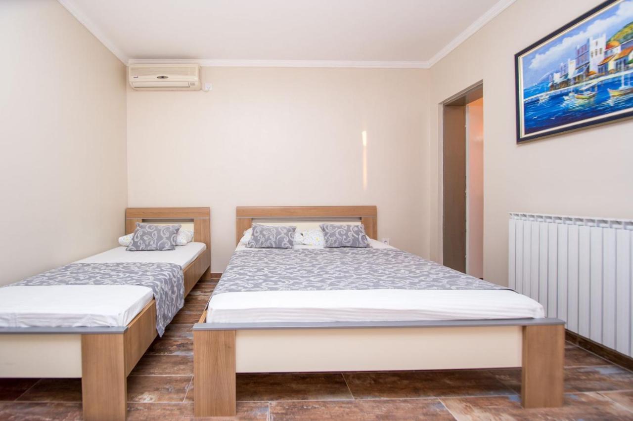 Acika Apartments Rafajlovići Kültér fotó