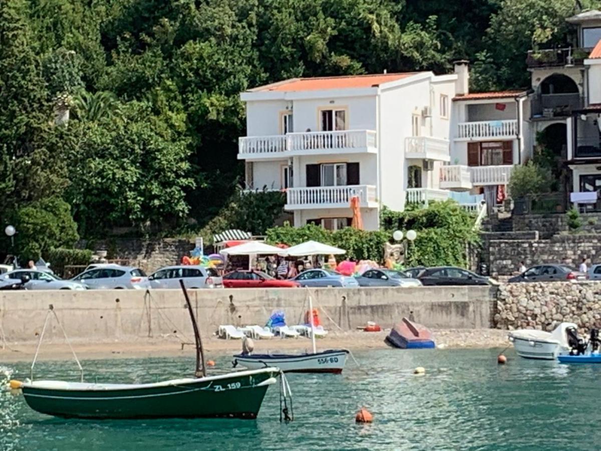 Acika Apartments Rafajlovići Kültér fotó